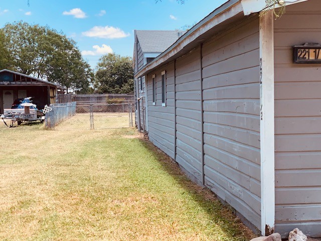 221 1/2 W Corral Ave Property Photo 4