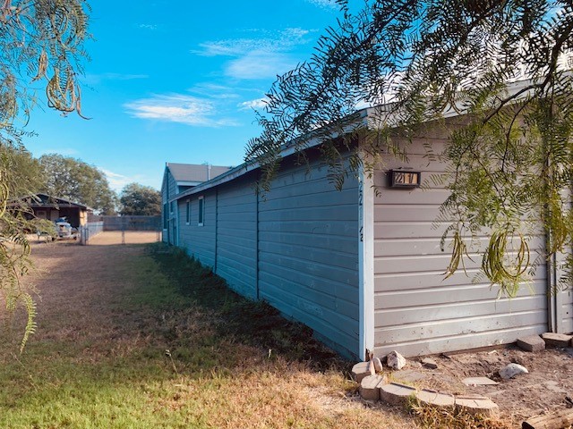 221 1/2 W Corral Ave Property Photo 4