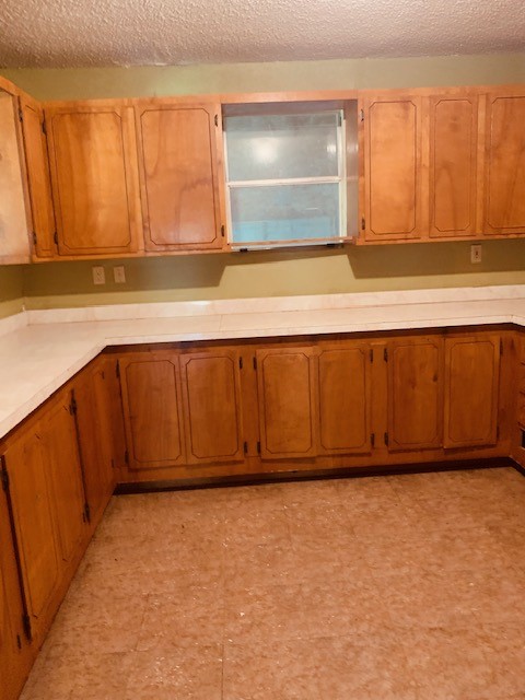 221 1/2 W Corral Ave Property Photo 8
