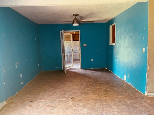 221 1/2 W Corral Ave Property Photo 10