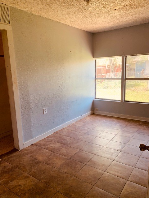 221 1/2 W Corral Ave Property Photo 11