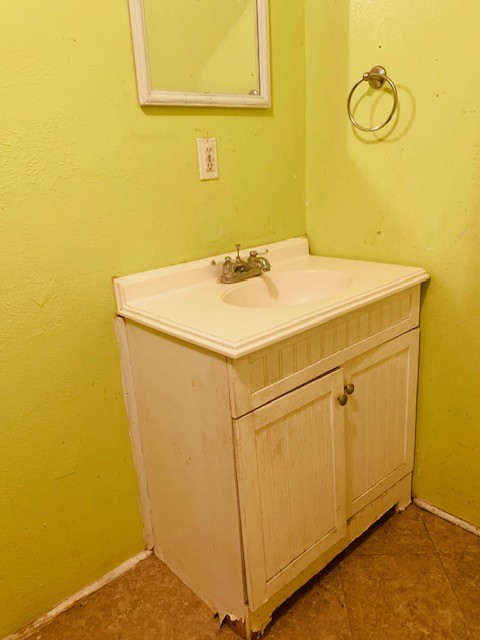 221 1/2 W Corral Ave Property Photo 13