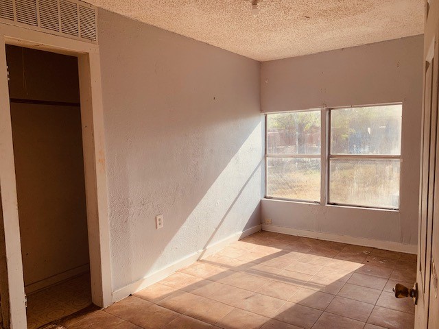 221 1/2 W Corral Ave Property Photo 13