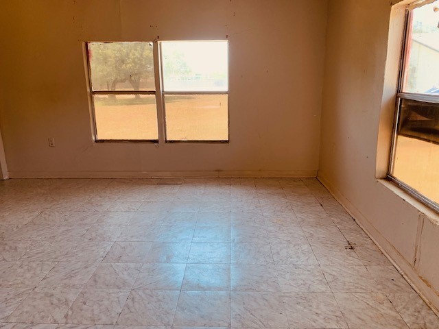 221 1/2 W Corral Ave Property Photo 15