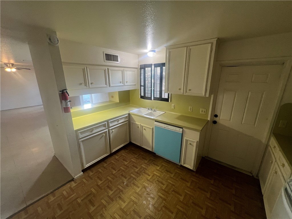 3030 Santa Fe St 3 Property Photo 3