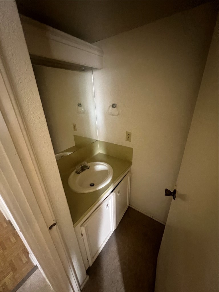 3030 Santa Fe St 3 Property Photo 5