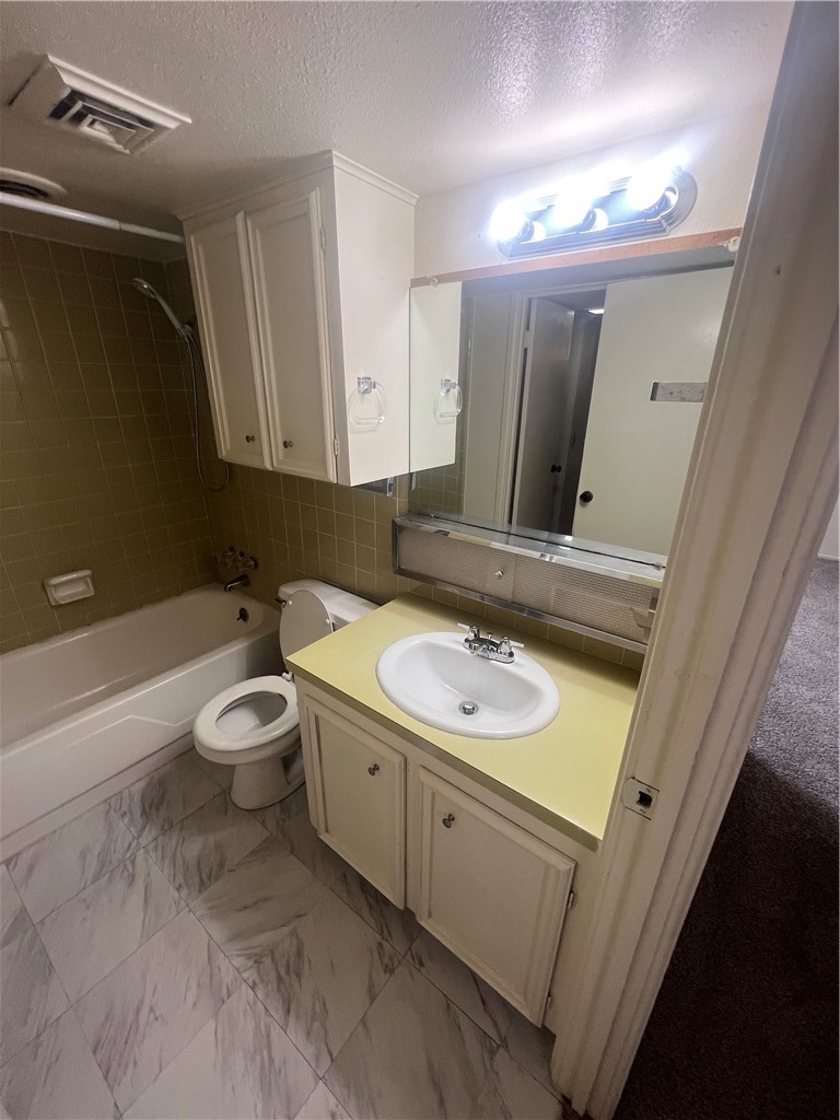 3030 Santa Fe St 3 Property Photo 8