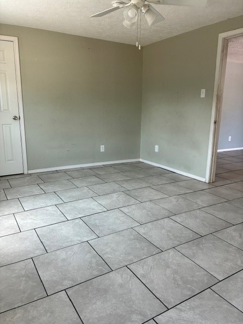 1239 E Kleberg Ave Property Photo 3