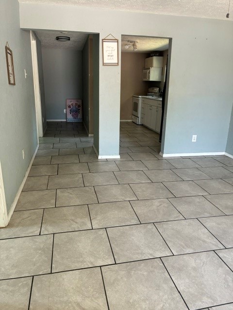 1239 E Kleberg Ave Property Photo 4