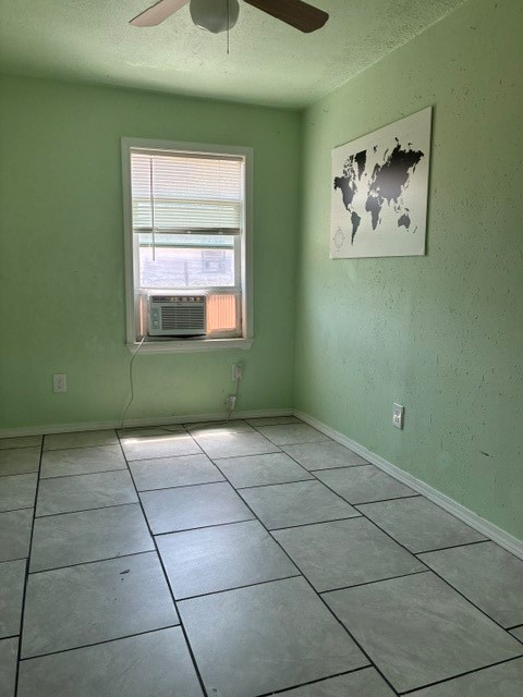1239 E Kleberg Ave Property Photo 8