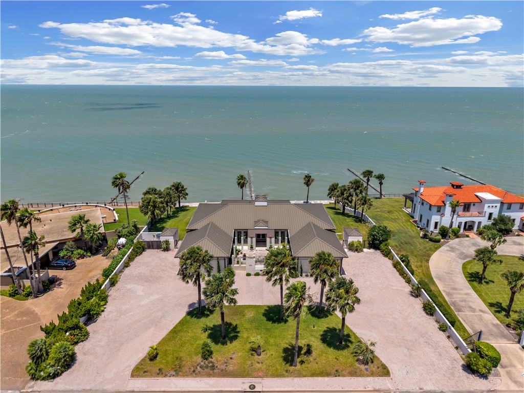 4734 Ocean Dr Property Photo 1