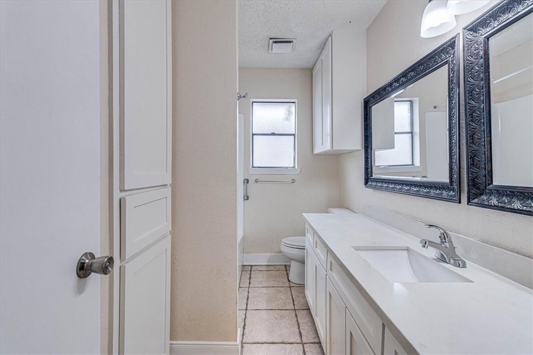 985 Crossbill St Property Photo 18
