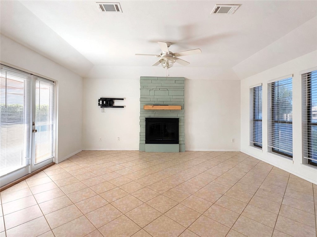 15334 Barataria Dr Property Photo 4