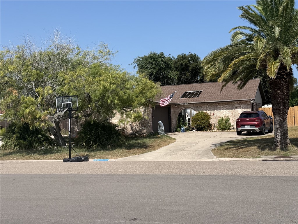 15274 Caravel Dr Property Photo 1