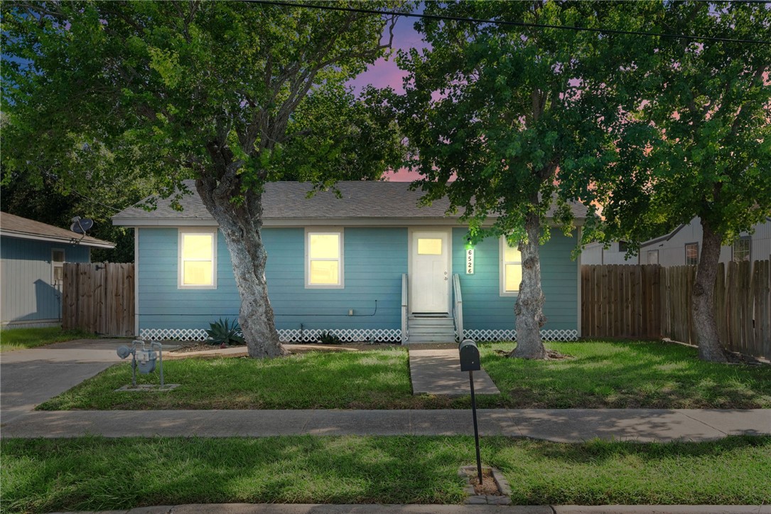6526 Birmingham St Property Photo 3