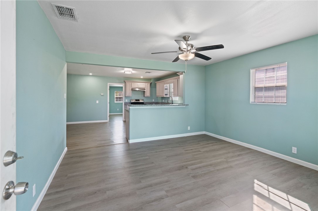 6526 Birmingham St Property Photo 4