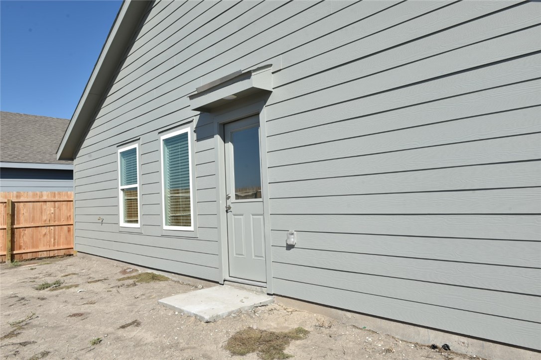 13229 Silverado Dr Property Photo 14
