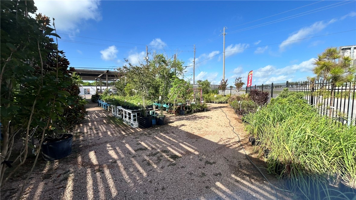 809 Houston St Property Photo 1
