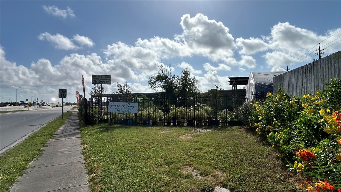 809 Houston St Property Photo 18