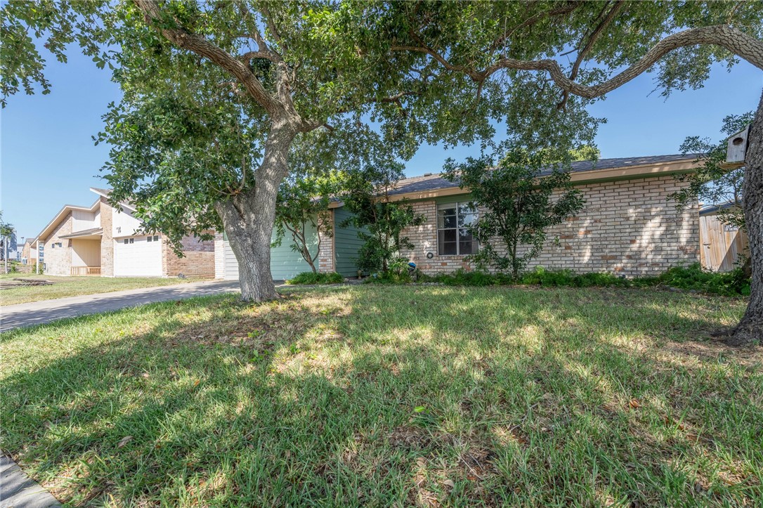 1810 Silver Sands Dr Property Photo 2