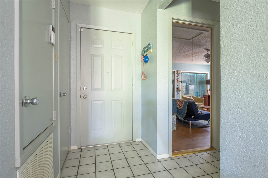 1810 Silver Sands Dr Property Photo 4