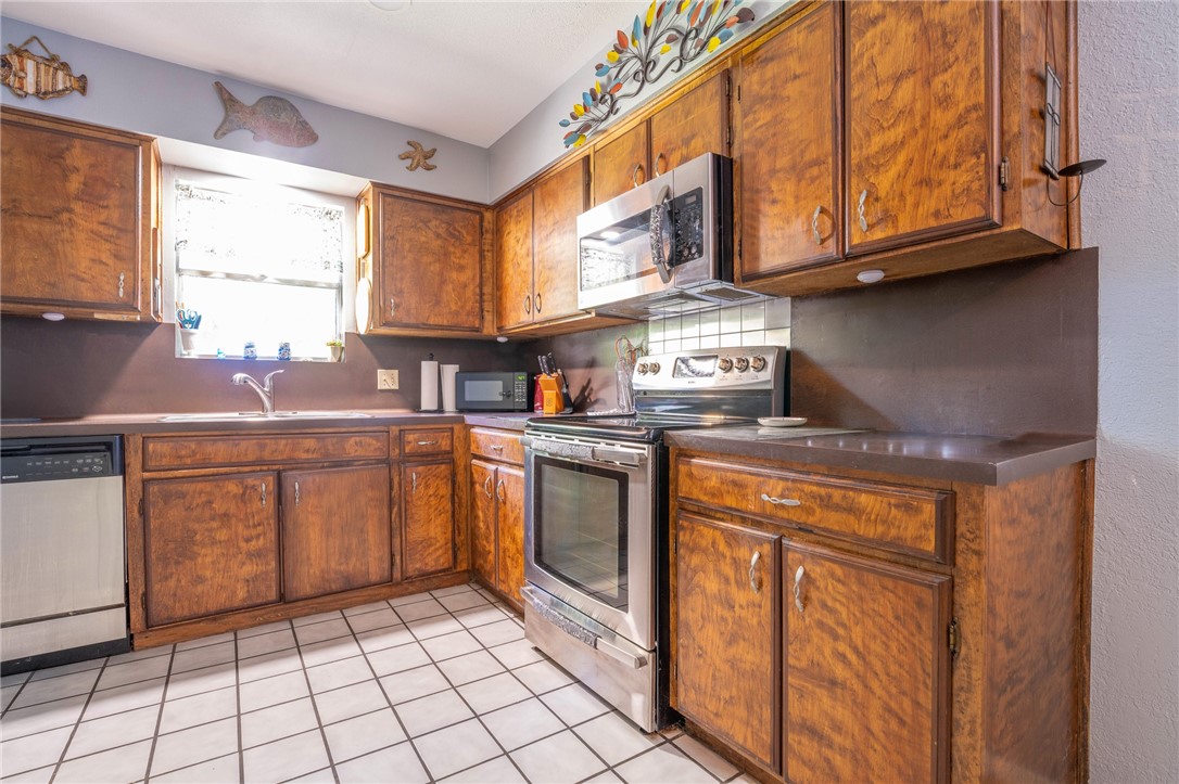 1810 Silver Sands Dr Property Photo 7