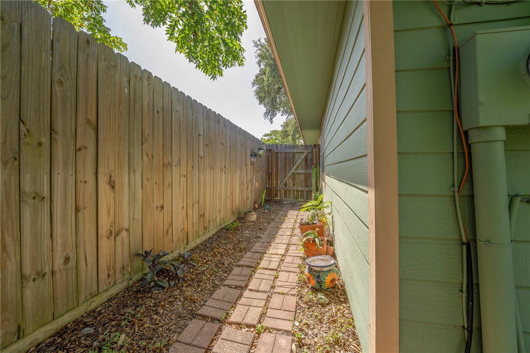 1810 Silver Sands Dr Property Photo 30
