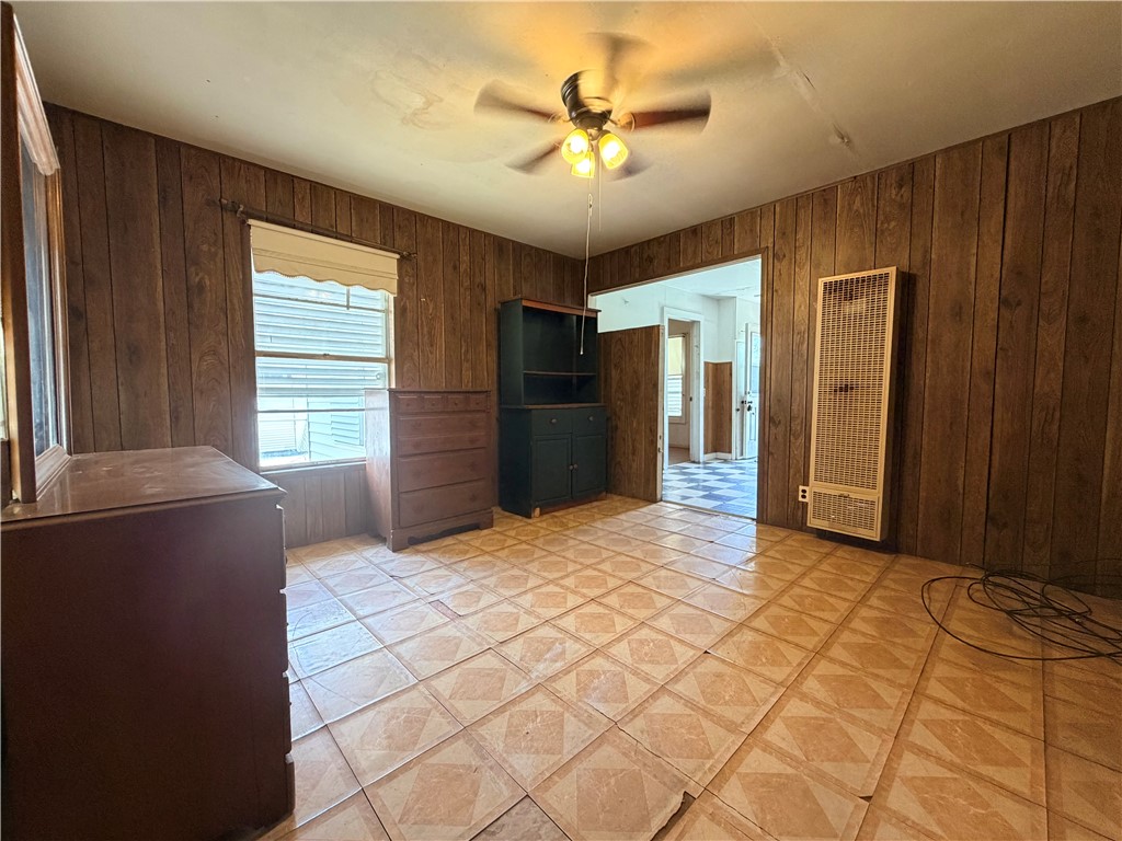 1402 Woodlawn Dr Property Photo 8