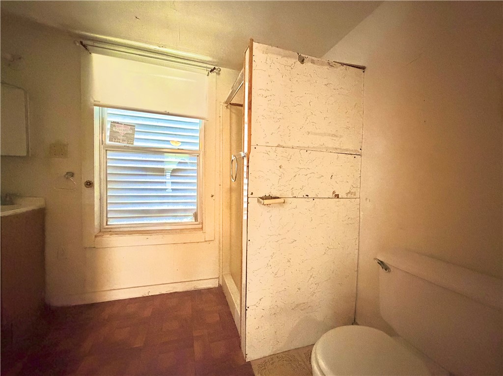 1402 Woodlawn Dr Property Photo 11