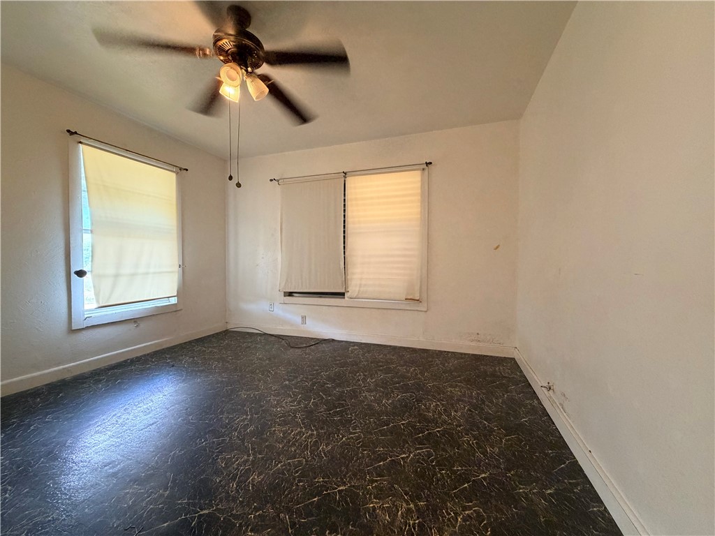 1402 Woodlawn Dr Property Photo 12