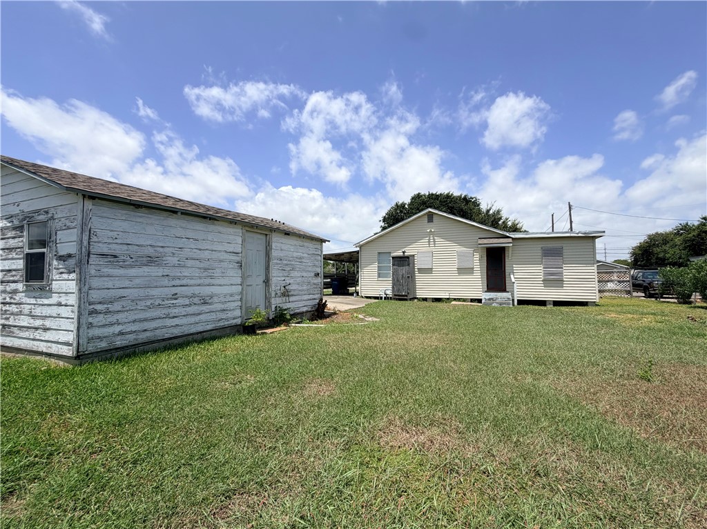1402 Woodlawn Dr Property Photo 19