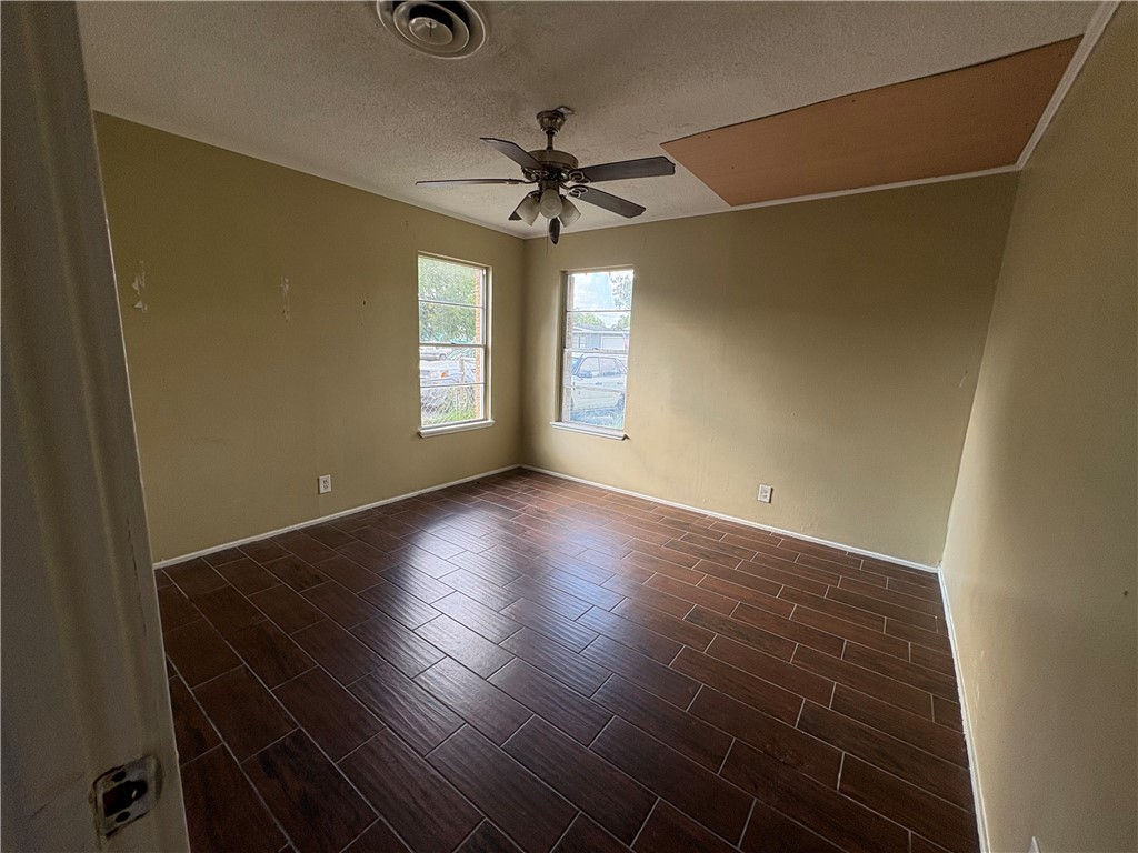6026 Orms Dr Property Photo 8