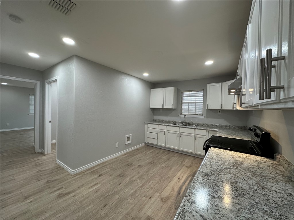 1202 Main Dr Property Photo 11