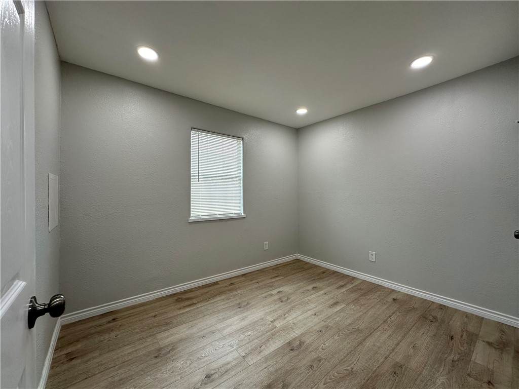 1202 Main Dr Property Photo 14