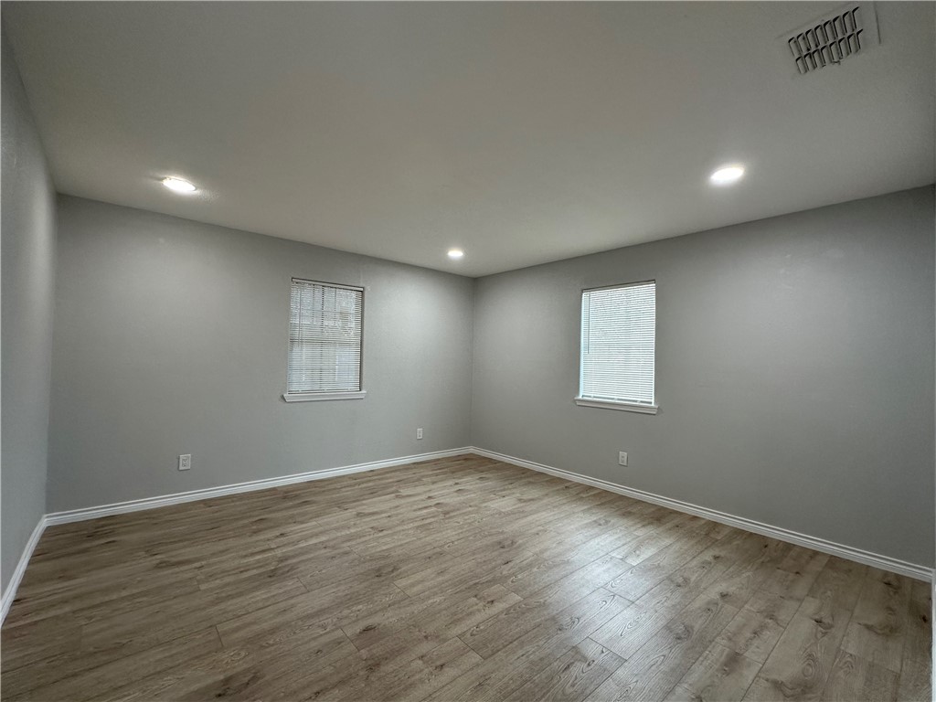 1202 Main Dr Property Photo 16
