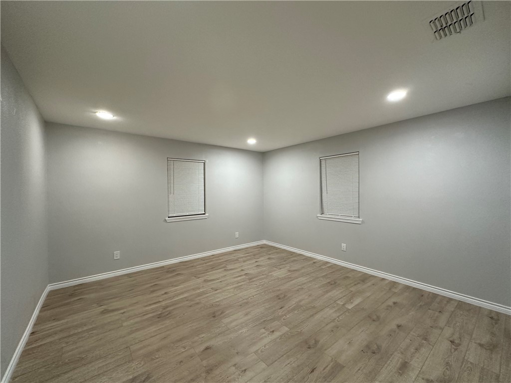 1202 Main Dr Property Photo 17