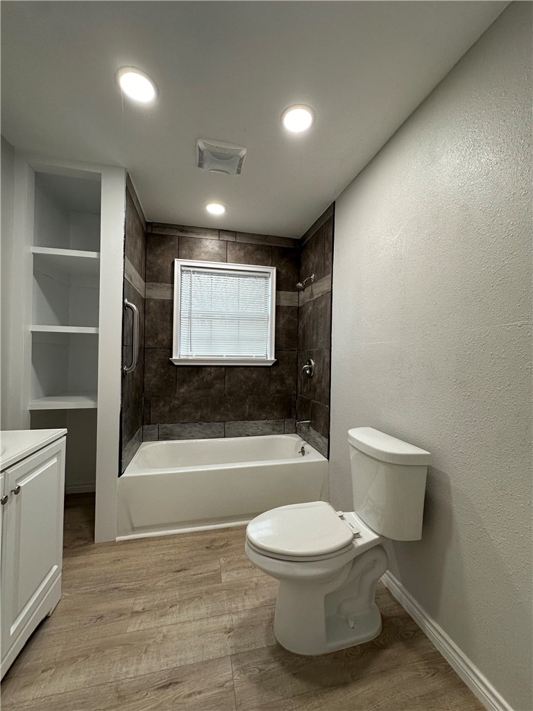 1202 Main Dr Property Photo 18