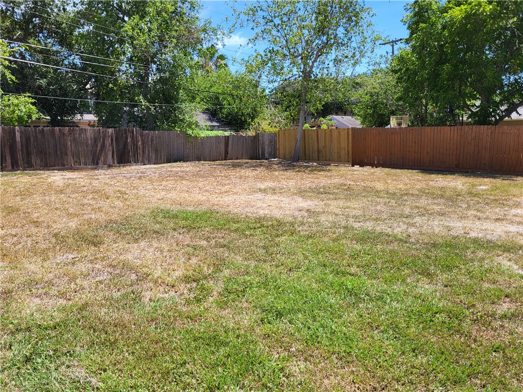 425 Clifford St 7 Property Photo 11