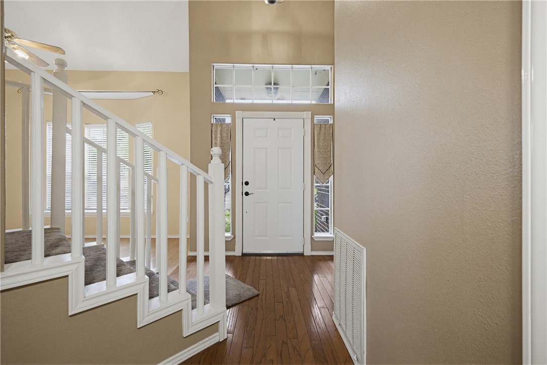 5106 Cavendish Dr Property Photo 4