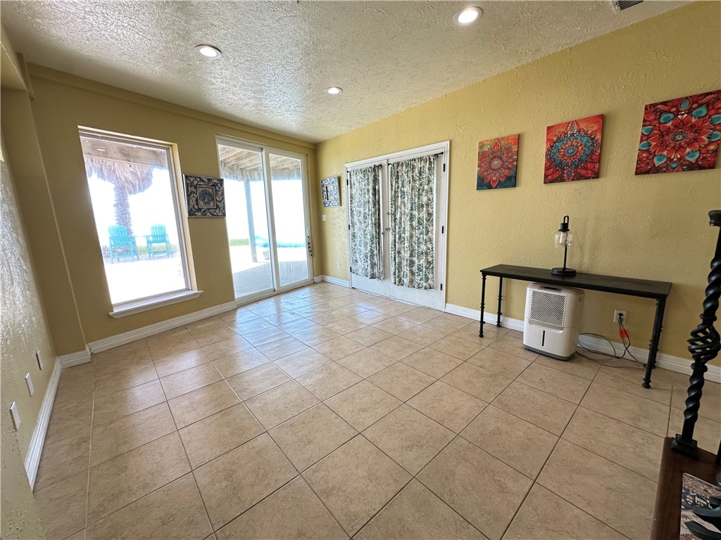 130 Causeway St Property Photo 4