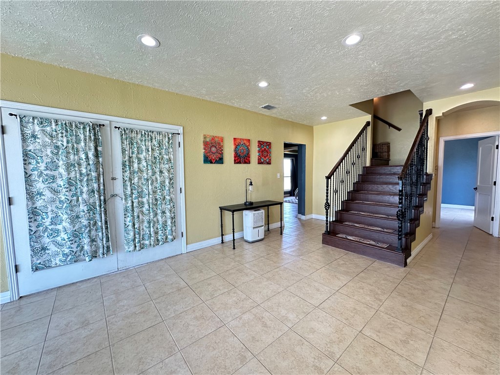 130 Causeway St Property Photo 6