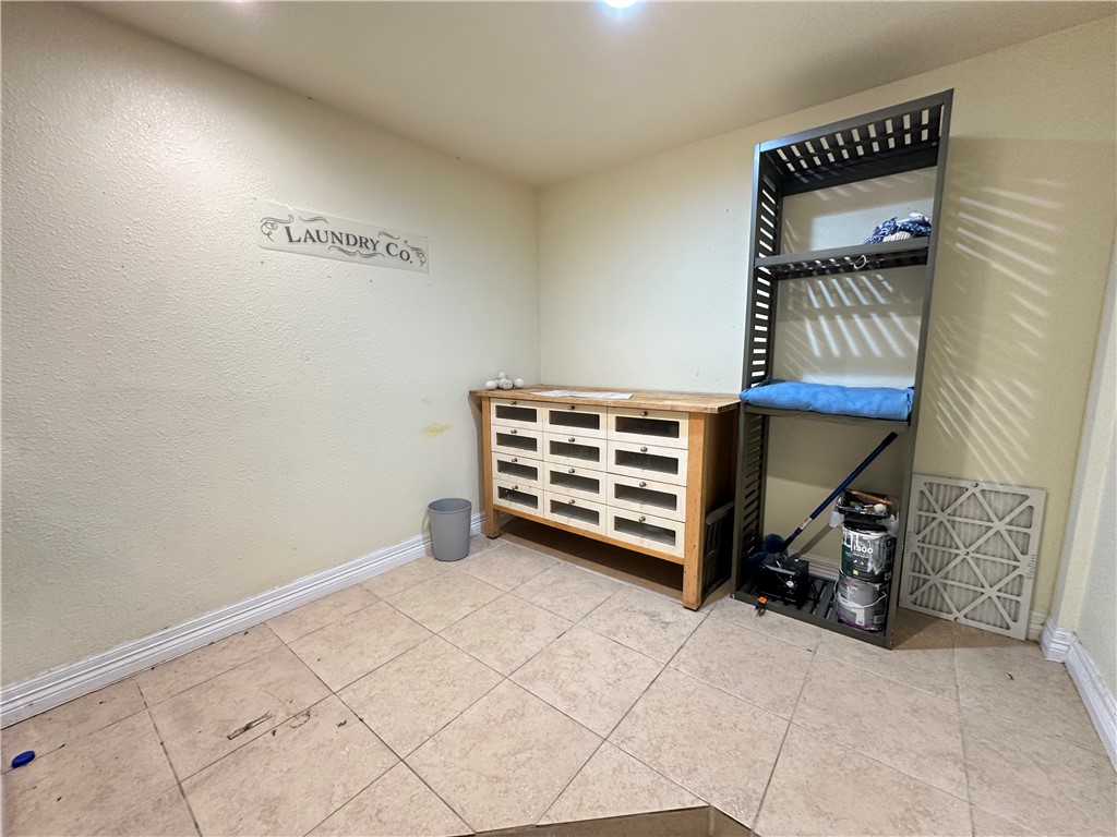 130 Causeway St Property Photo 12