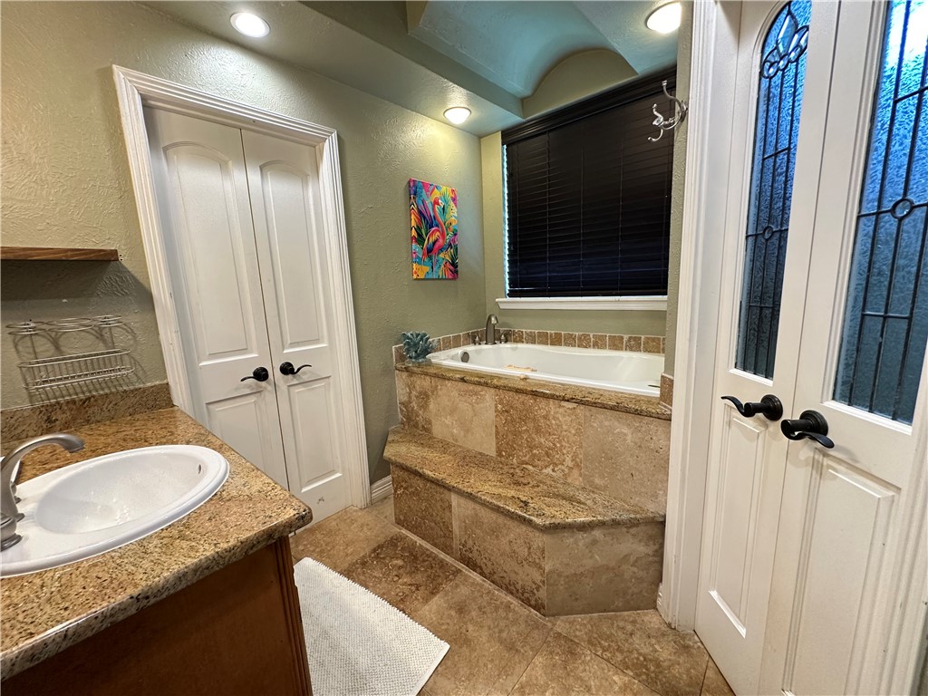 130 Causeway St Property Photo 17