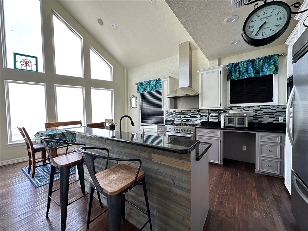 130 Causeway St Property Photo 20