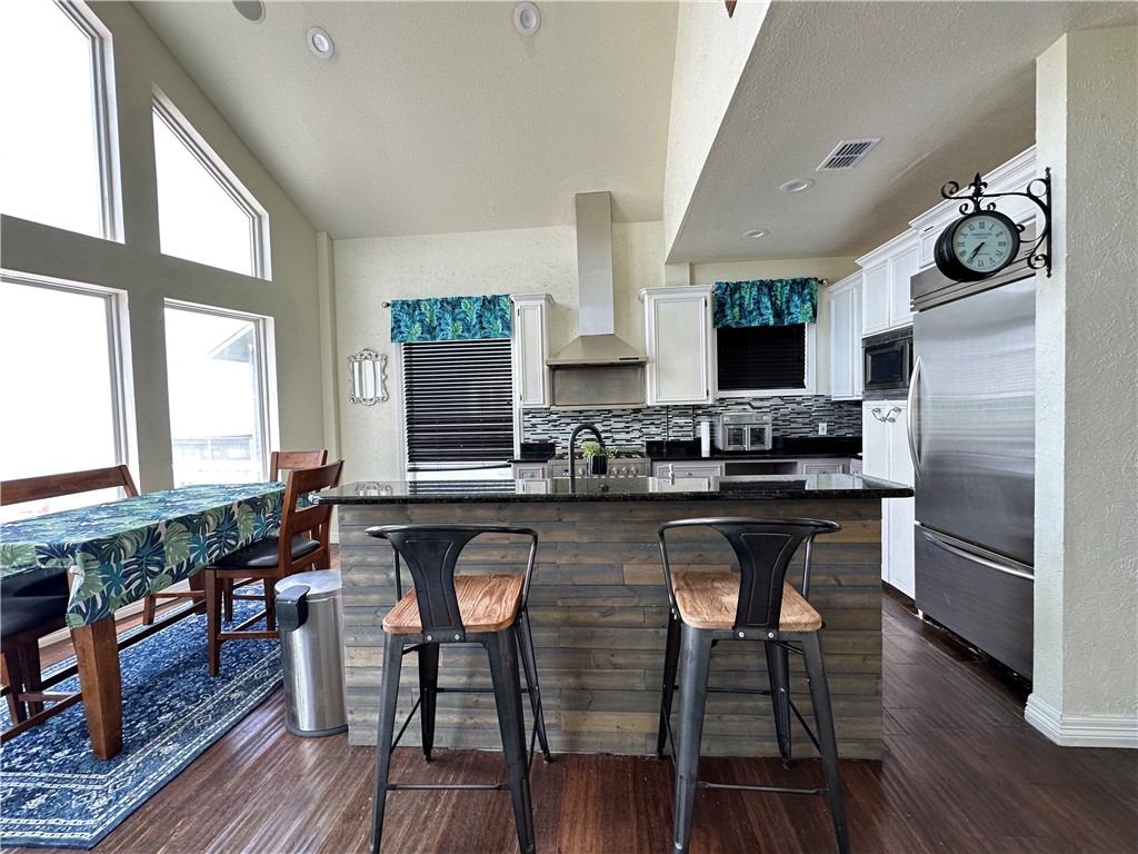 130 Causeway St Property Photo 21