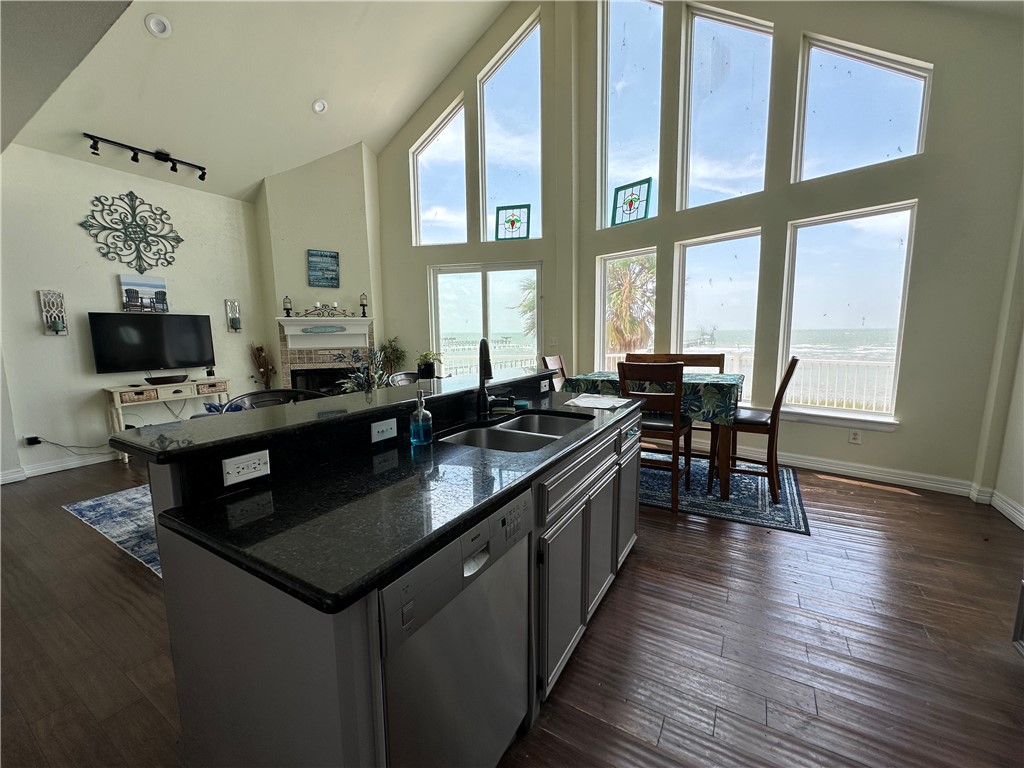 130 Causeway St Property Photo 23