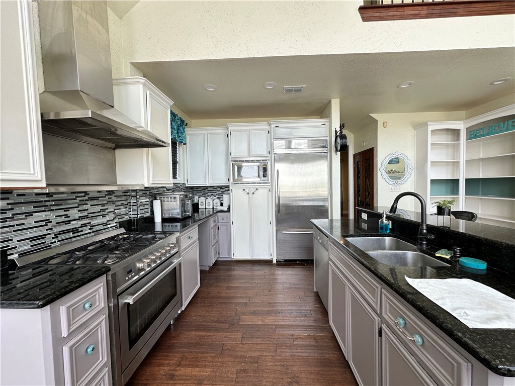 130 Causeway St Property Photo 24