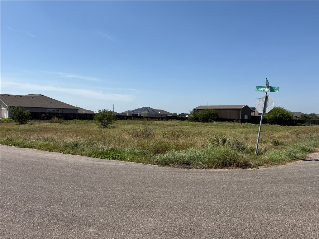 3742 Cabernet Dr Property Photo 3