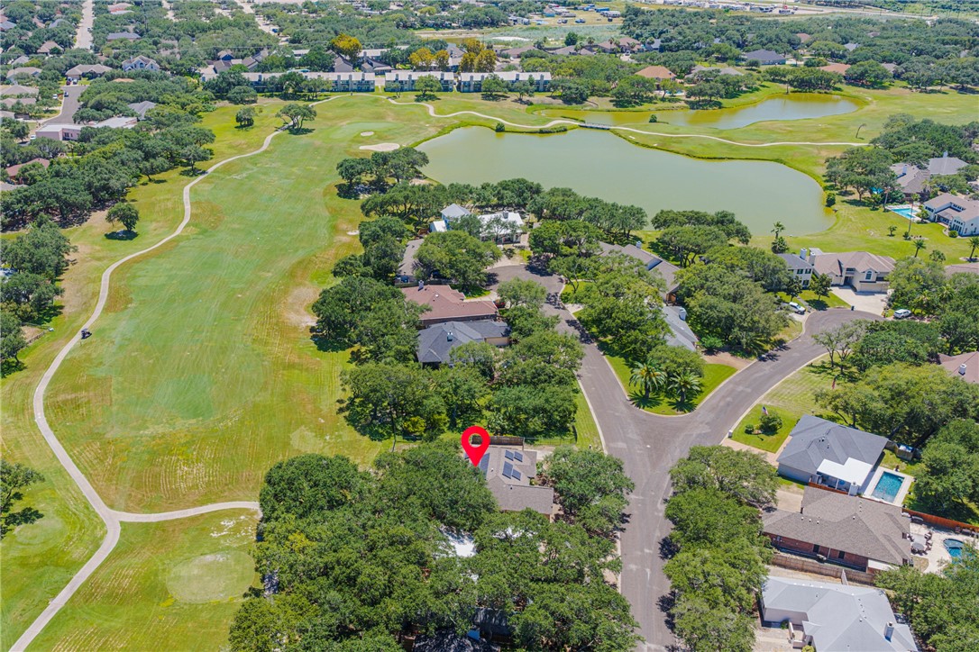 412 Fairway Oaks St Property Photo 4