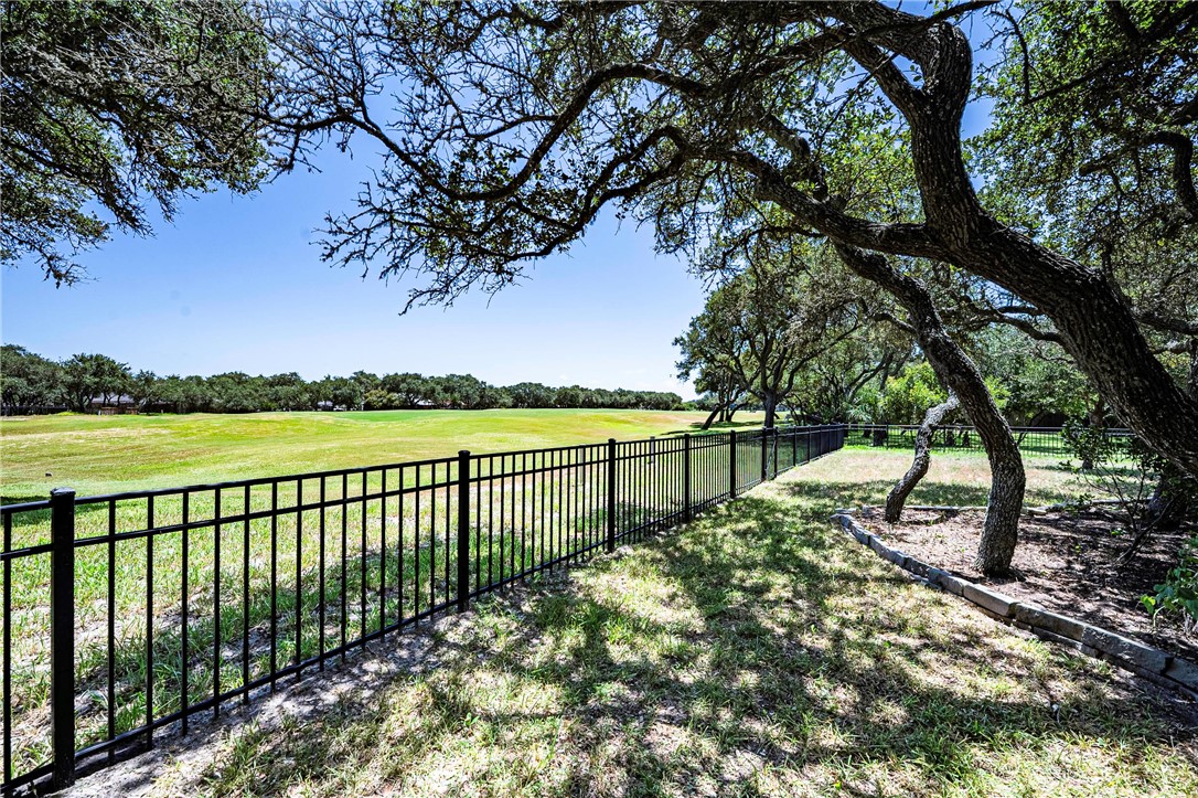 412 Fairway Oaks St Property Photo 13